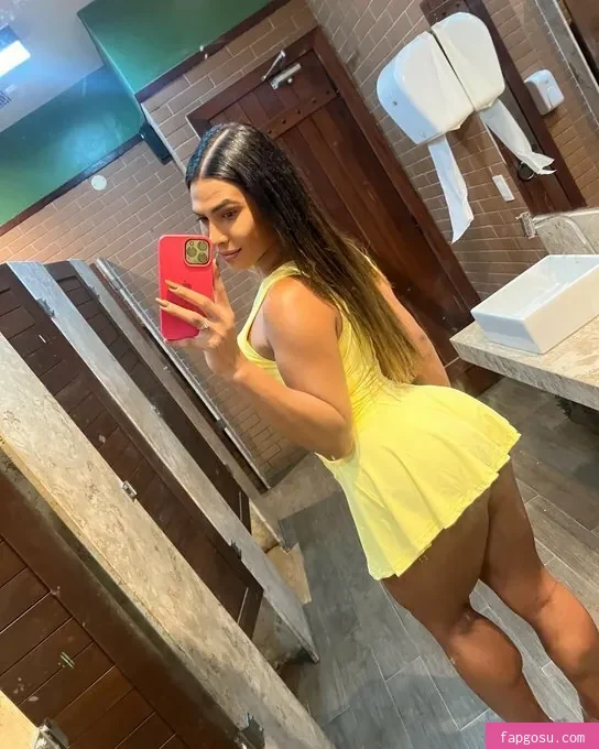 Lia Ferraz ????