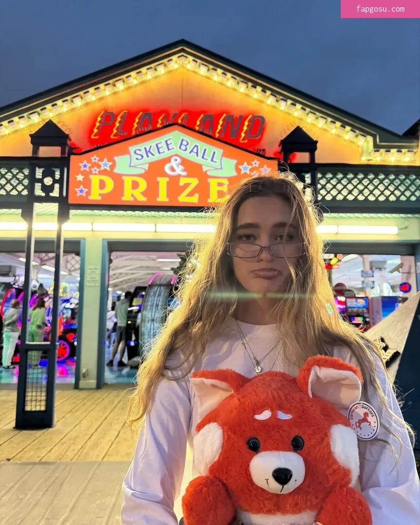 Lizzy Greene