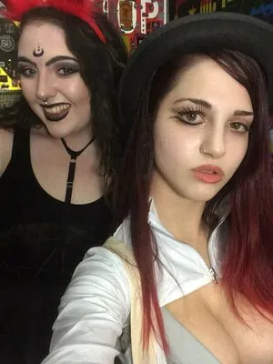 lilsuccubus666 content