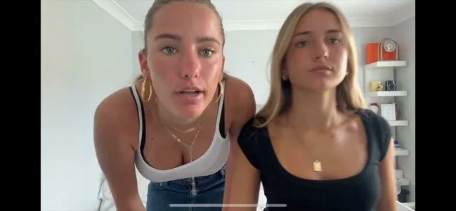 LAURA @lauramjj content