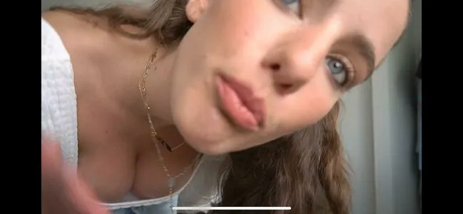 LAURA @lauramjj content