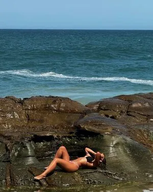 LAURA @lauramjj content