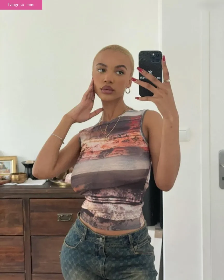 Layla (Laila Darboe)