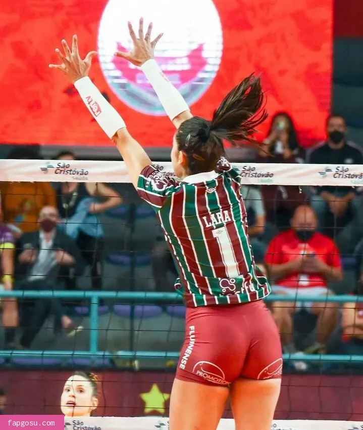 Lara Nobre