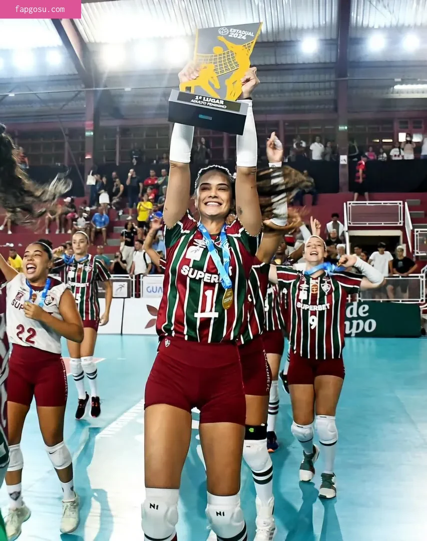 Lara Nobre