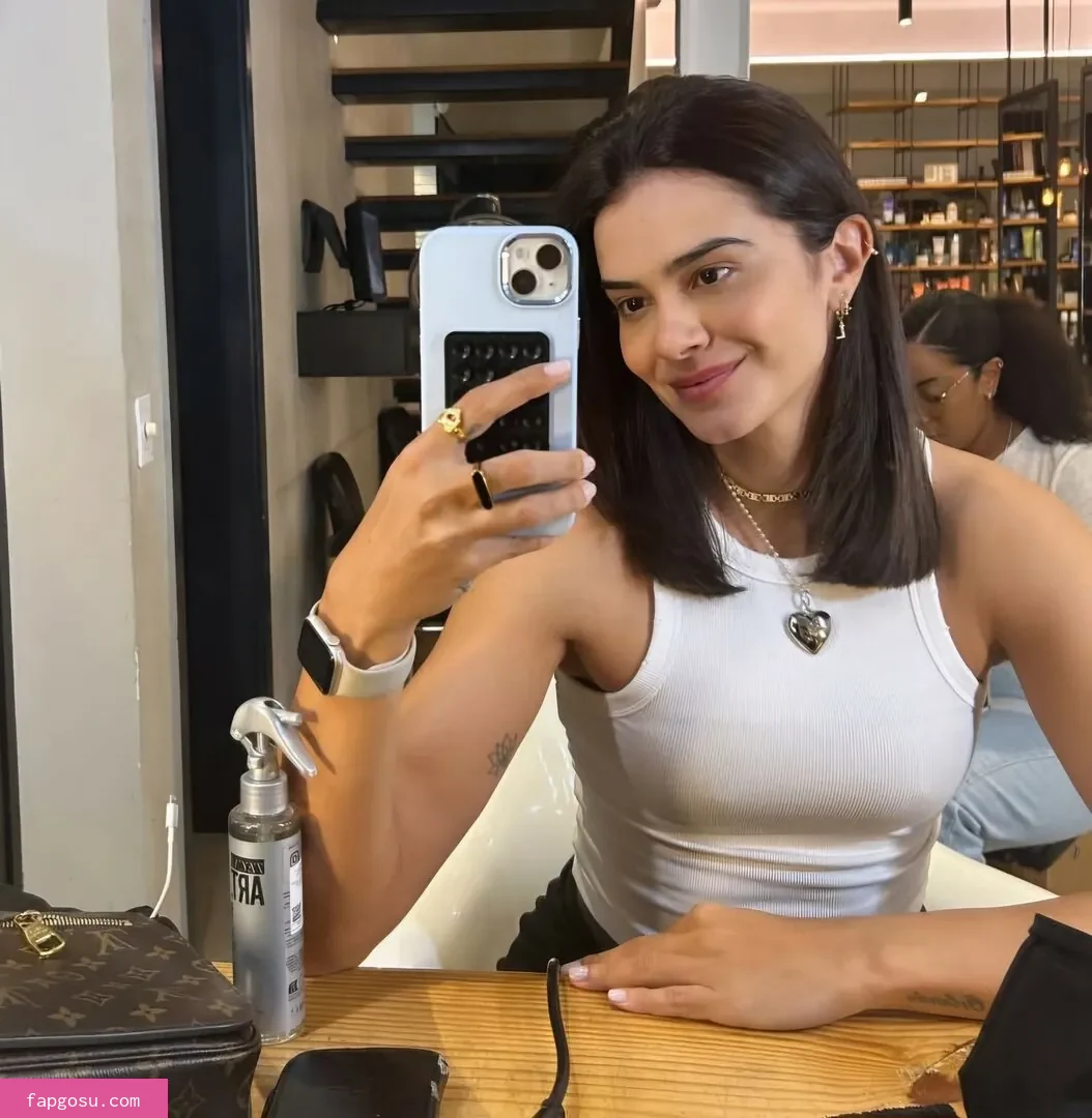 Lara Nobre