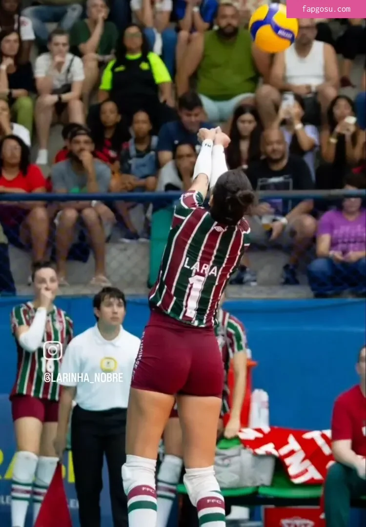 Lara Nobre