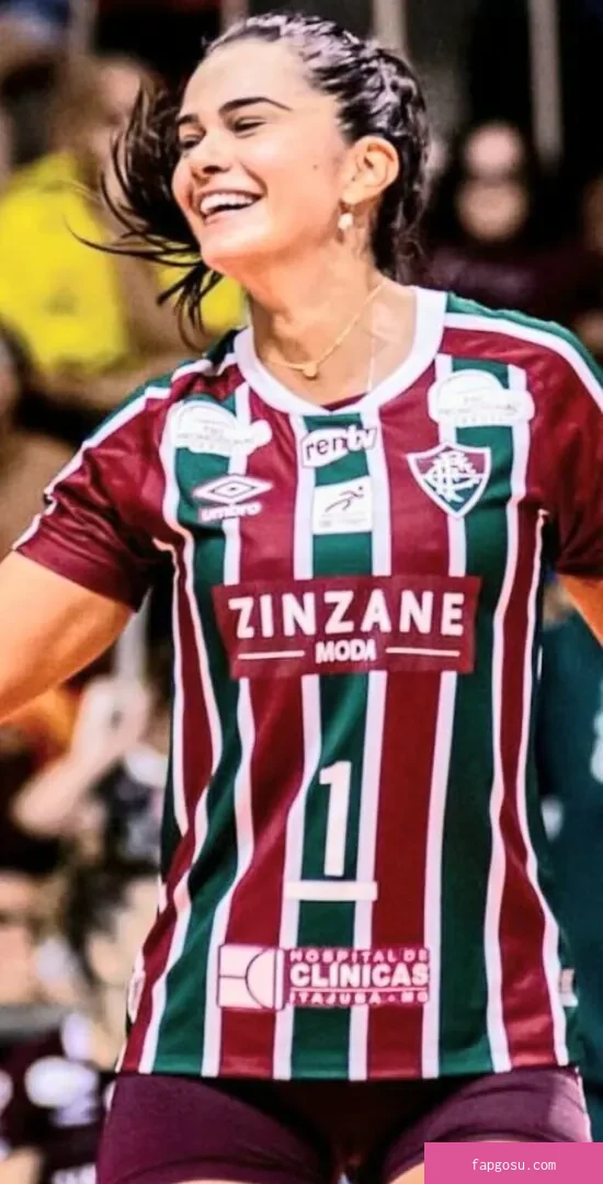 Lara Nobre