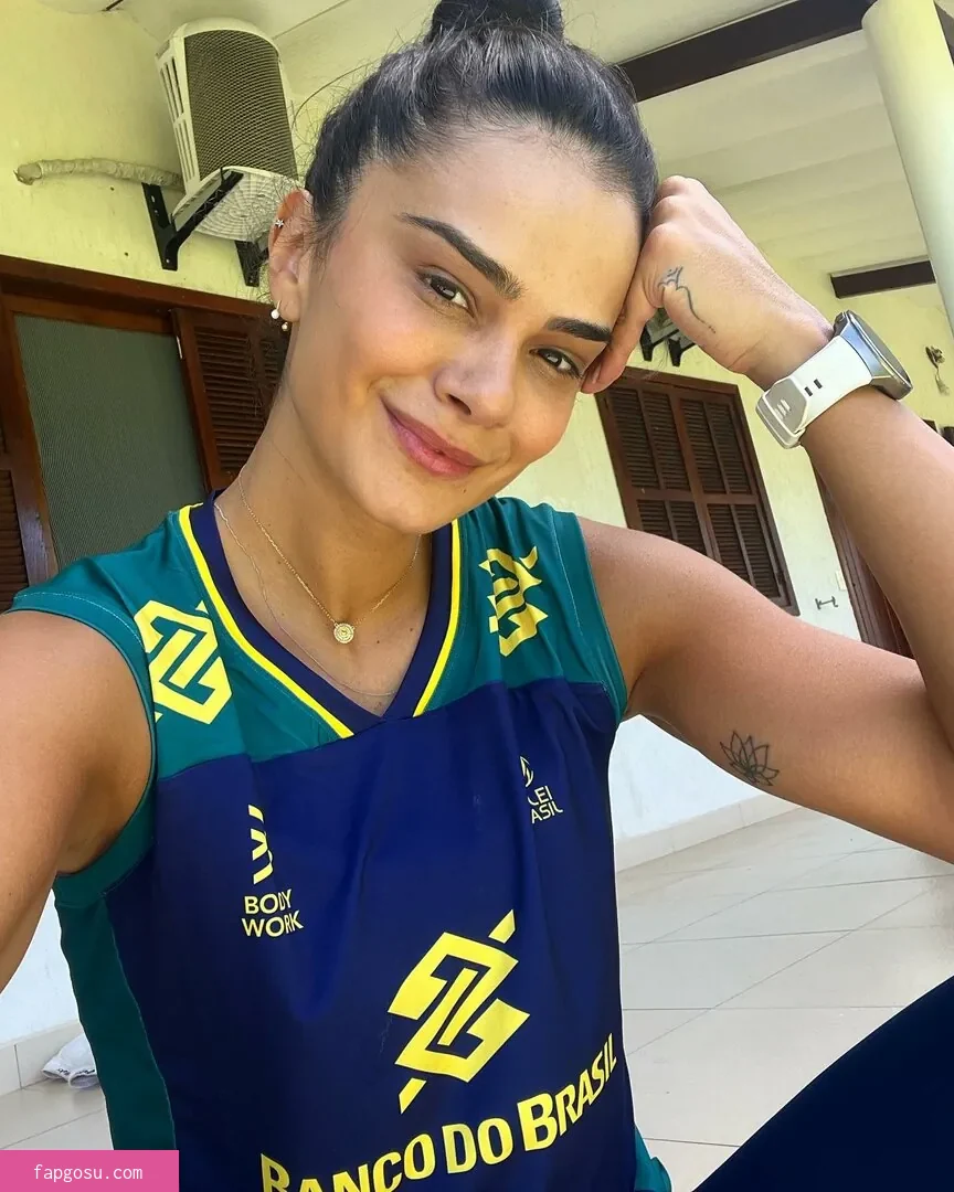 Lara Nobre