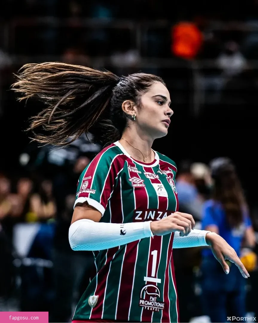 Lara Nobre