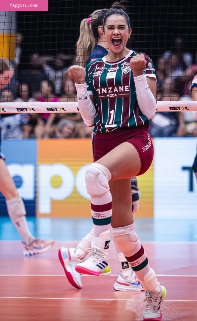 Lara Nobre