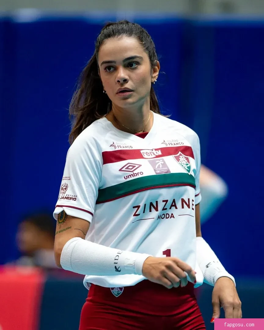 Lara Nobre