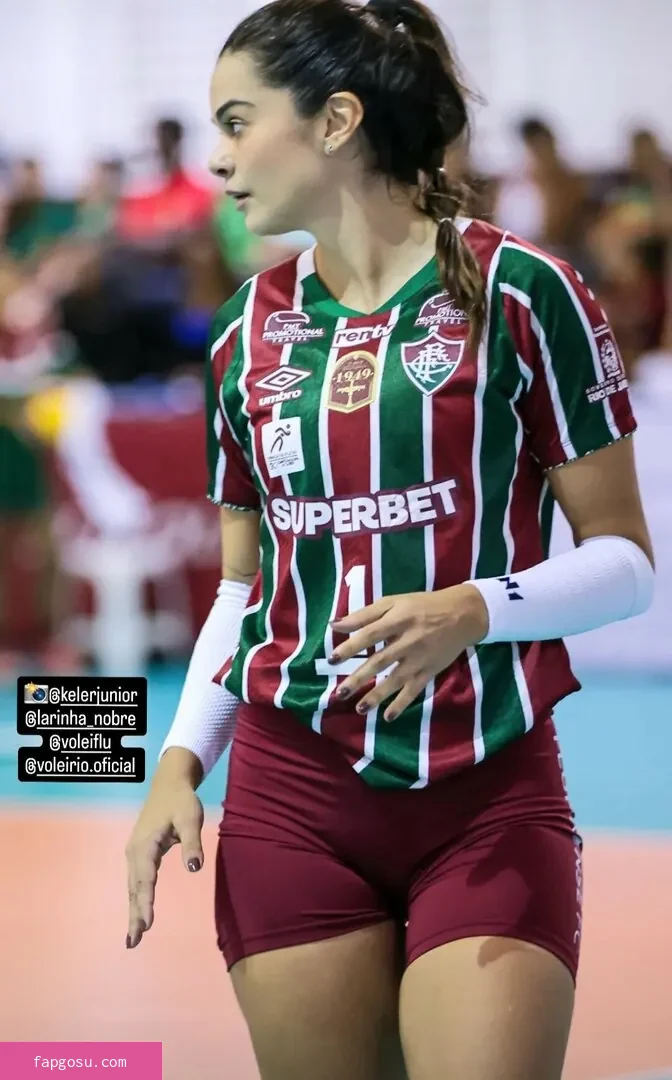 Lara Nobre
