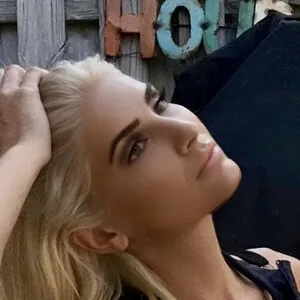 Lauren Nicole avatar