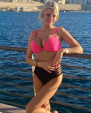 Lucie Novakova content