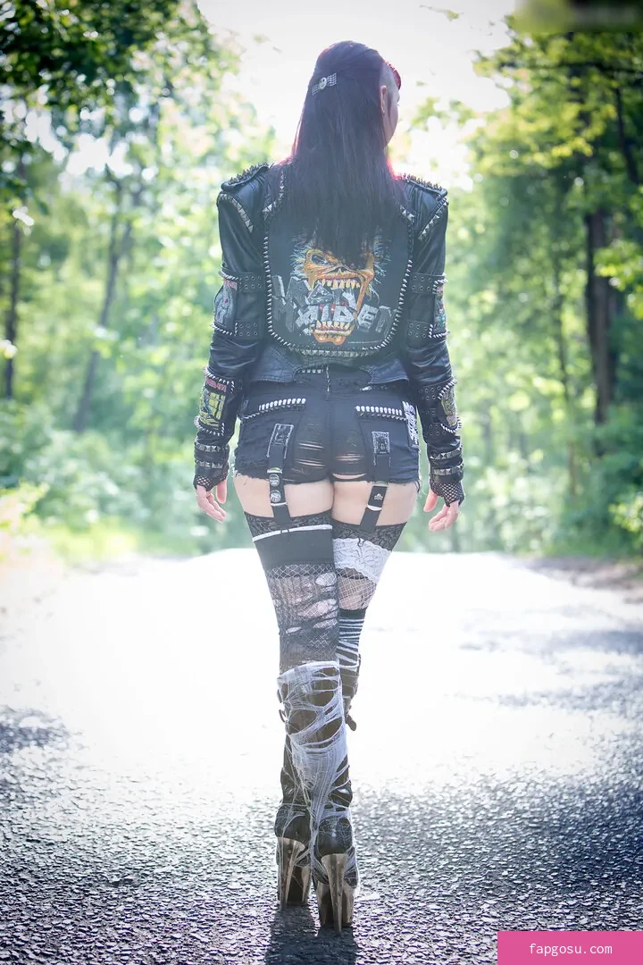 Leah Obscure - Photo #10