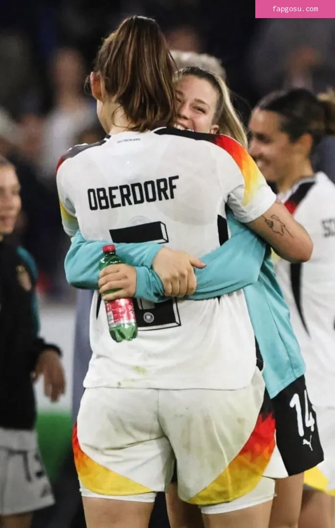 Lena Oberdorf