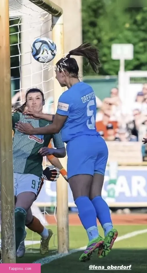 Lena Oberdorf