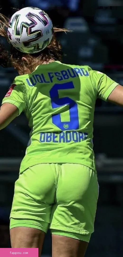 Lena Oberdorf