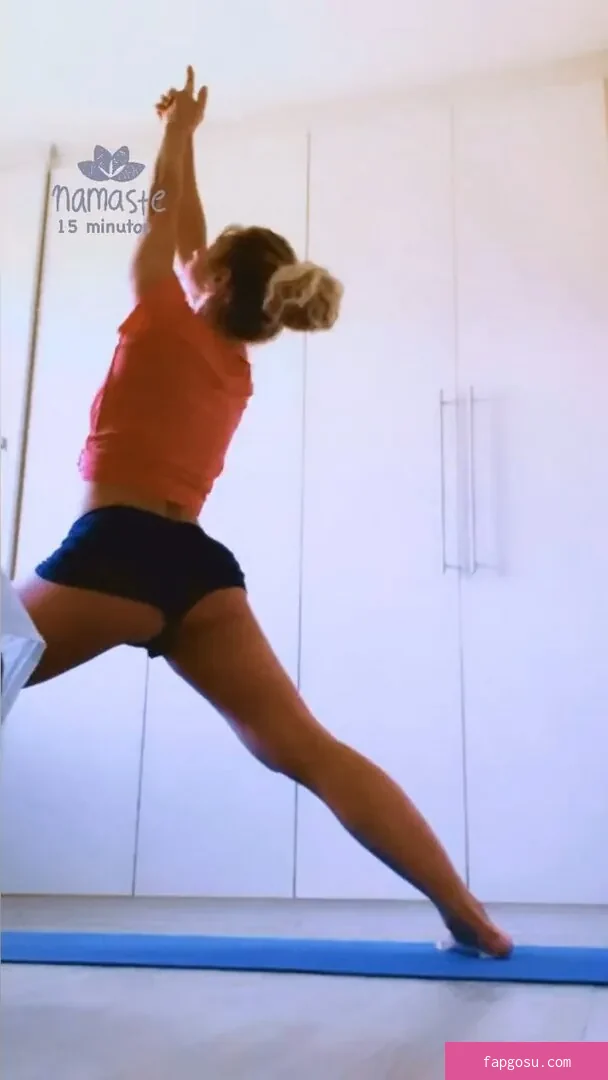 Lana Rhodes