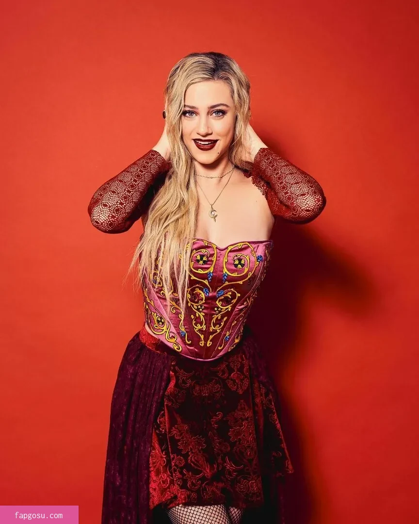 Lili Reinhart - Photo #127