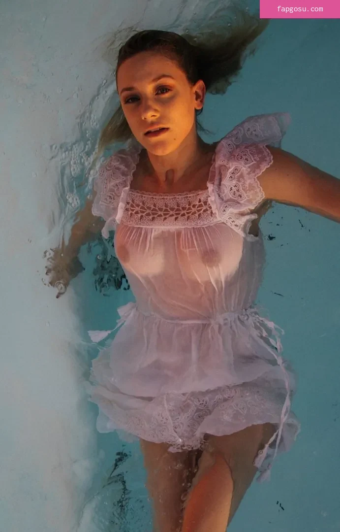 Lili Reinhart - Photo #16