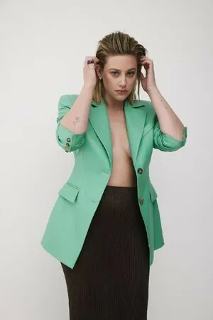 Lili Reinhart