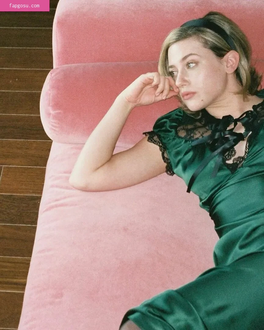 Lili Reinhart - Photo #171