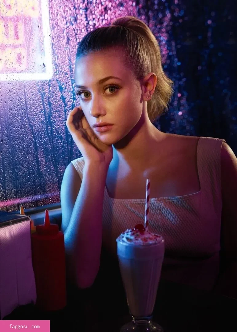 Lili Reinhart - Photo #176