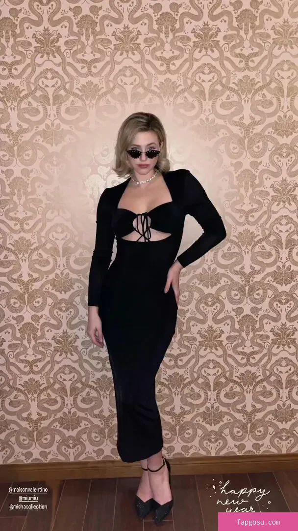 Lili Reinhart - Photo #178
