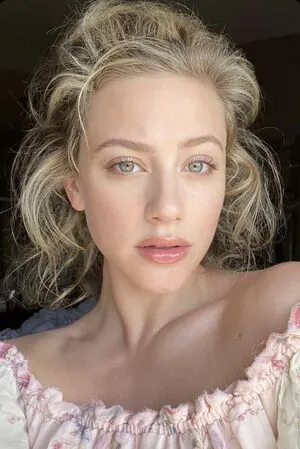 Lili Reinhart