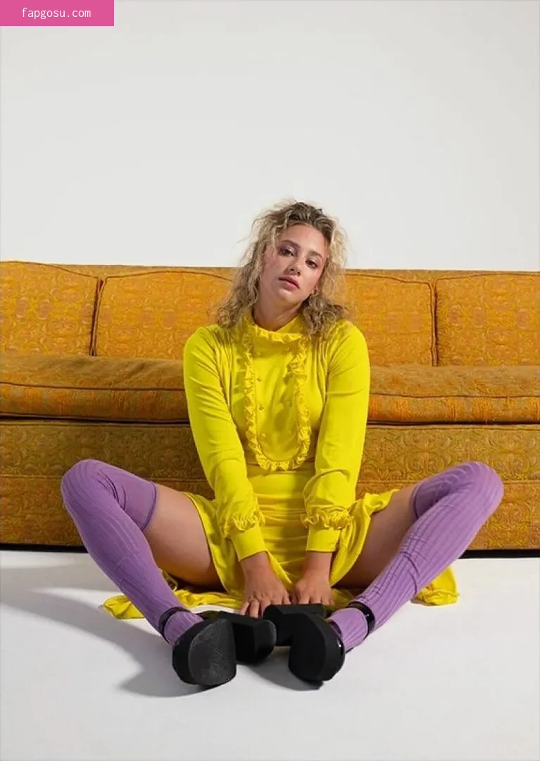 Lili Reinhart - Photo #189