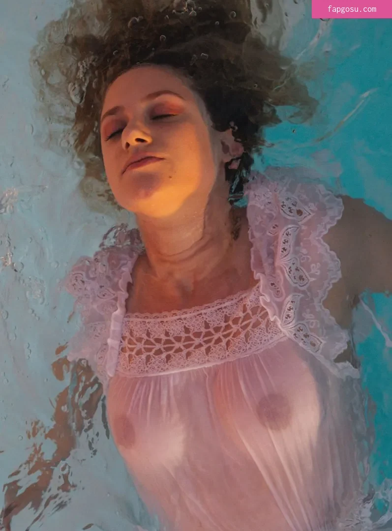 Lili Reinhart - Photo #19