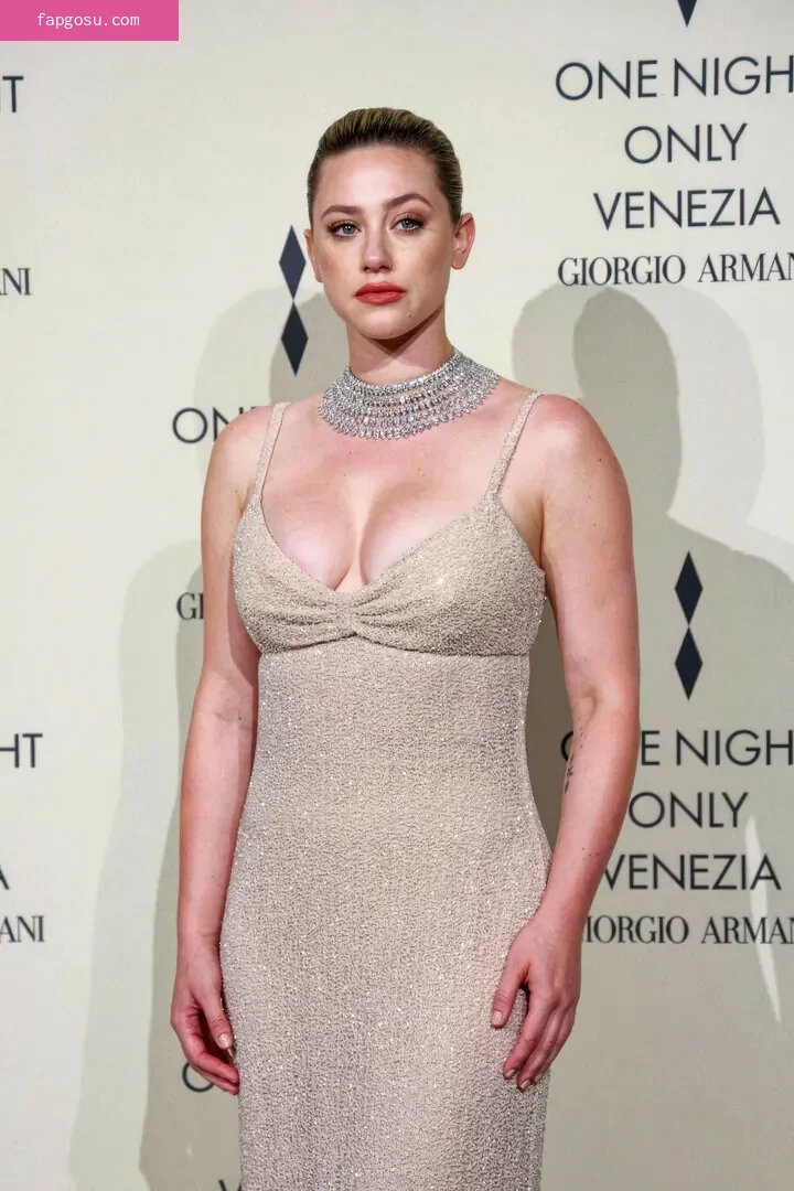 Lili Reinhart - Photo #245