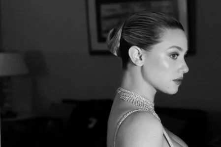 Lili Reinhart