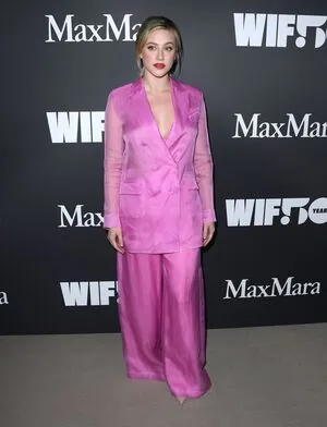 Lili Reinhart