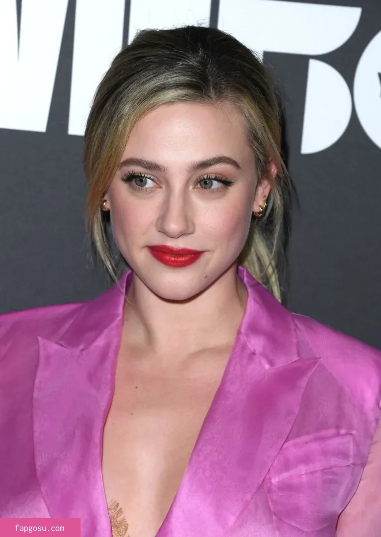 Lili Reinhart - Photo #303