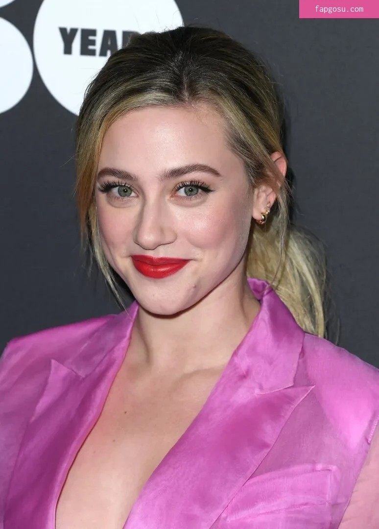 Lili Reinhart - Photo #304