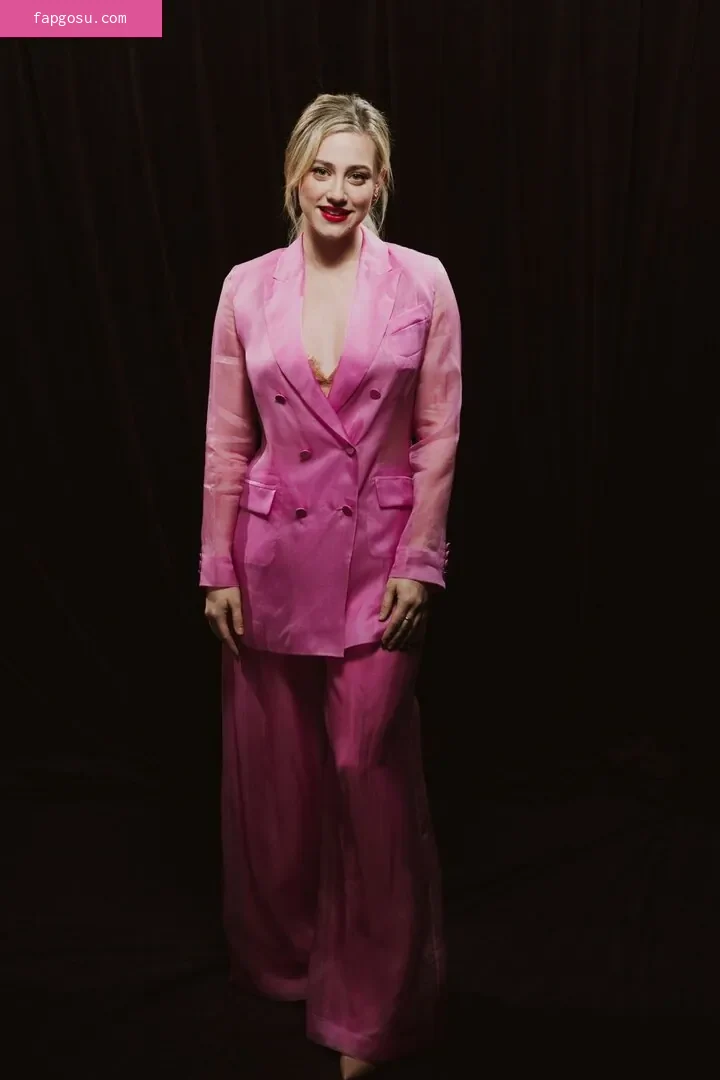 Lili Reinhart - Photo #319