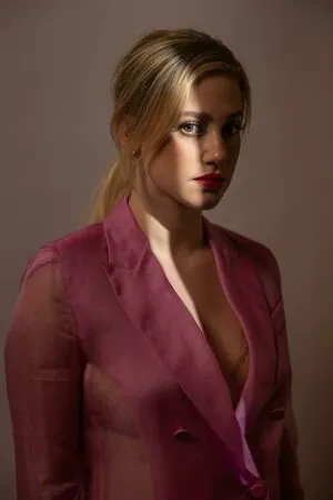 Lili Reinhart