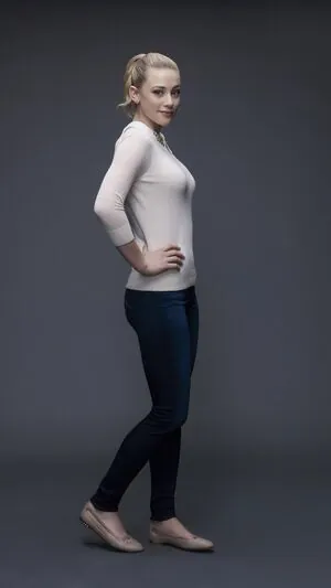 Lili Reinhart