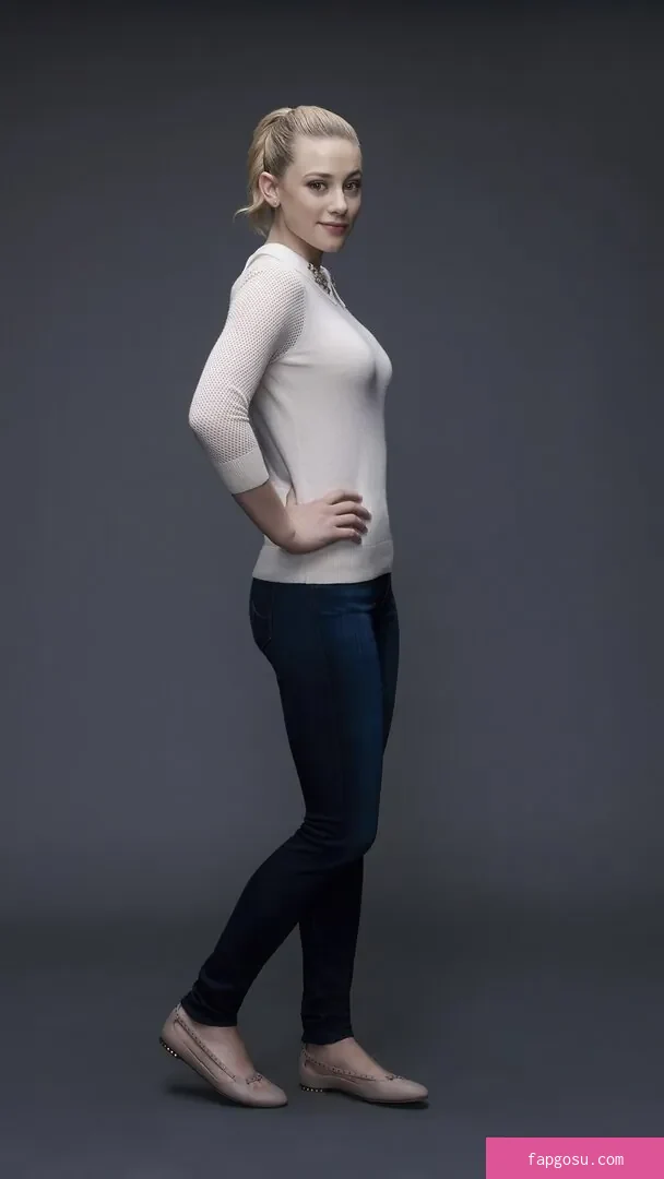 Lili Reinhart - Photo #336