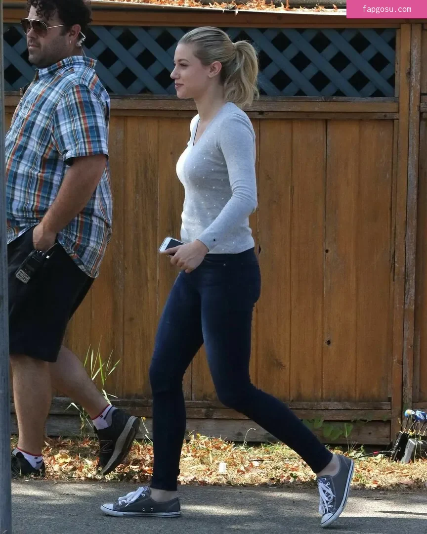 Lili Reinhart - Photo #337