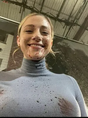 Lili Reinhart