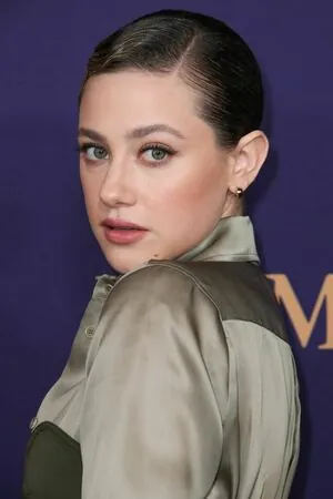 Lili Reinhart