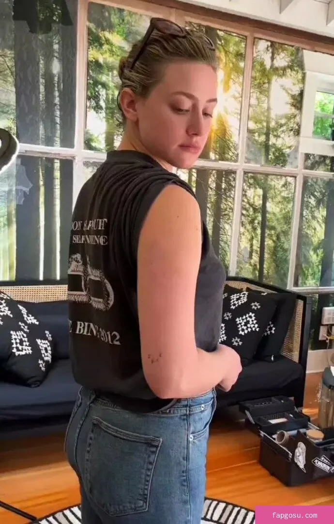 Lili Reinhart - Photo #387
