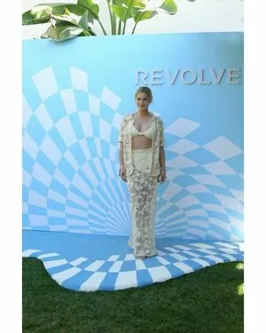 Lili Reinhart