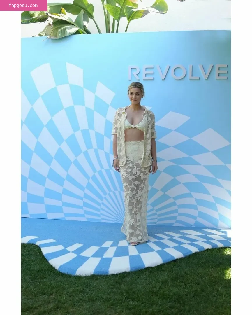 Lili Reinhart - Photo #416
