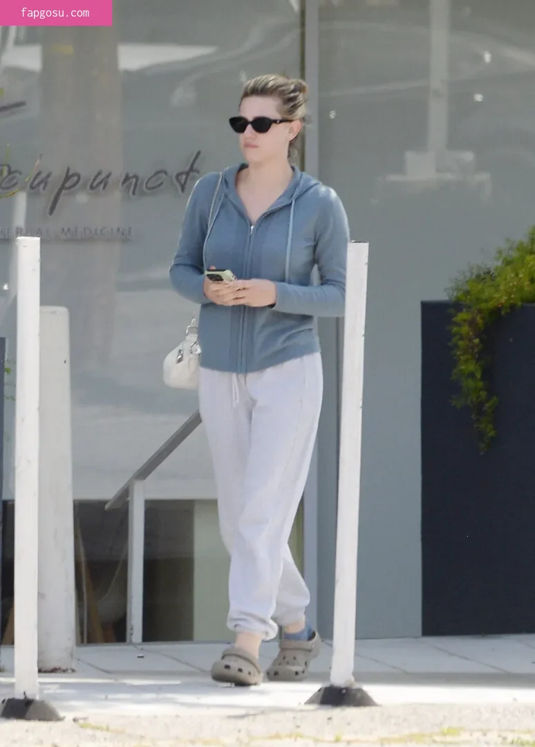 Lili Reinhart - Photo #423