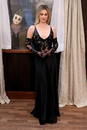 Lili Reinhart